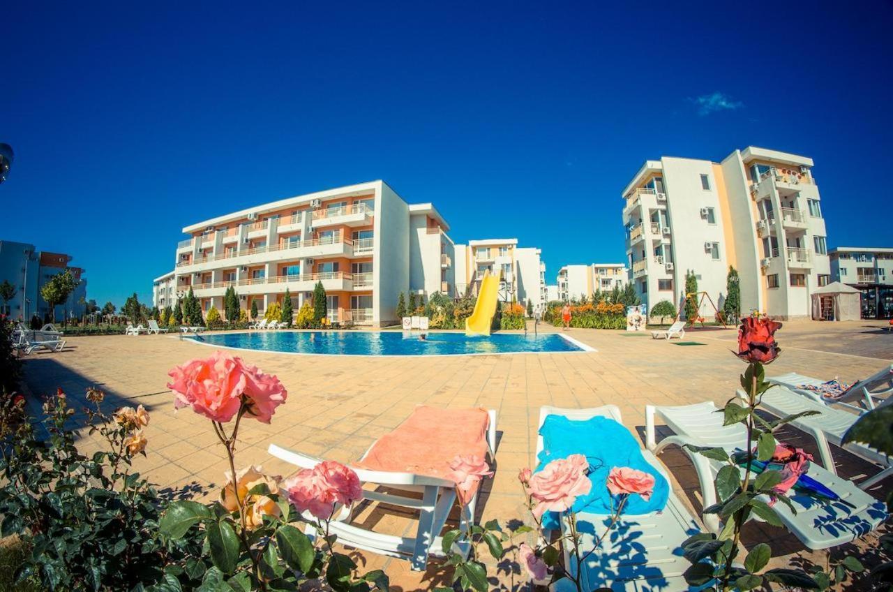 Nessebar Fort Club - Prestige Apartments Sunny Beach Eksteriør billede